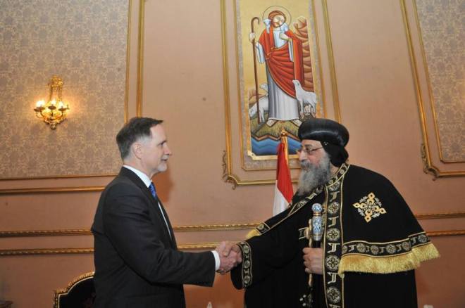 Later that evening Pope Tawadros received the condolences of the US ambassador, R. Stephen Beecroft. 
